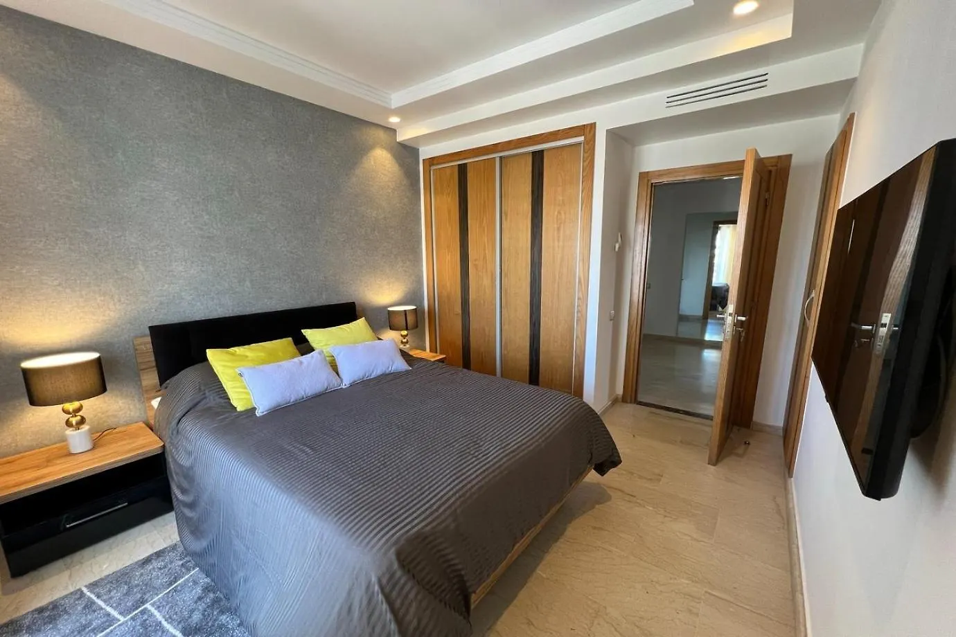 Welcome To Casa Luxe 3 King Beds Near Cfc & Tram Kazablanka Daire